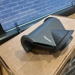 NEW Dyson Supersonic Smoothing Flyaways Attachment